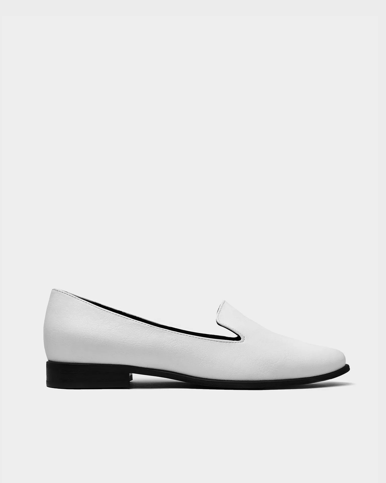 Lords White Loafers made of grape leather Vegea